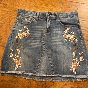 Chelsea & Violet embroidered denim skirt size XS